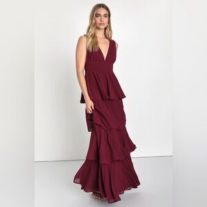Lulu’s burgundy tiered maxi dress size Large